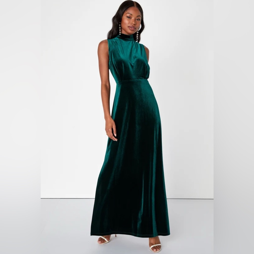 Lulu’s Classic Elegance Mock Neck Maxi Dress
NWT.